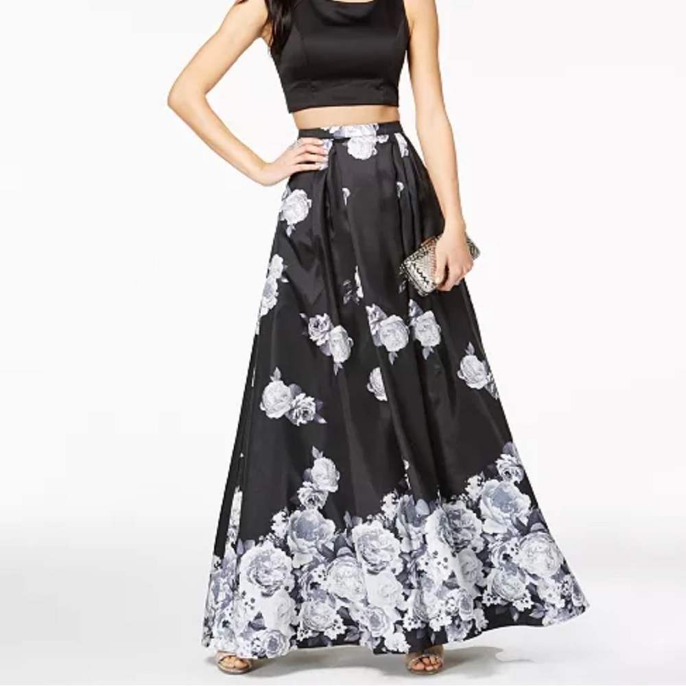 Sequin Hearts full skirt size 24 ** skirt in cover photo not exact skirt